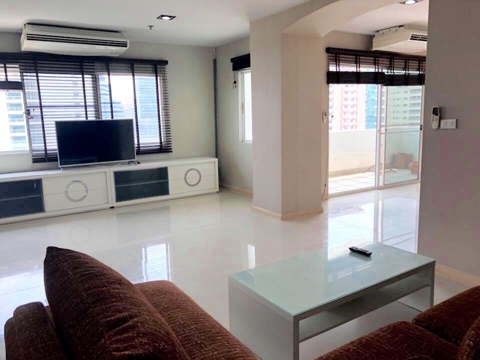 2 Bedroom Condo For Rent At 33 Tower Condominium Phrom